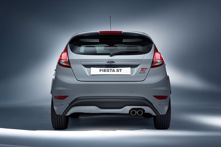 Ford Fiesta ST200, i specialfärgen Storm Grey