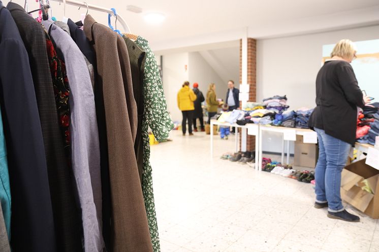 Studierende sammeln 1060 Euro mit Spendenflohmarkt für die Kinderherzhilfe