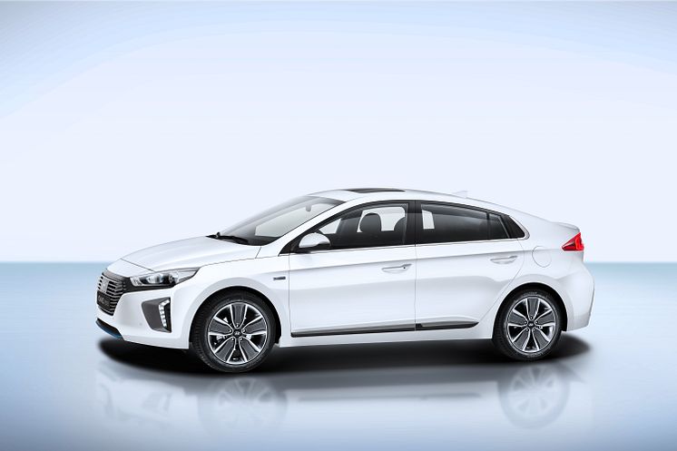 IONIQ Hybrid 2