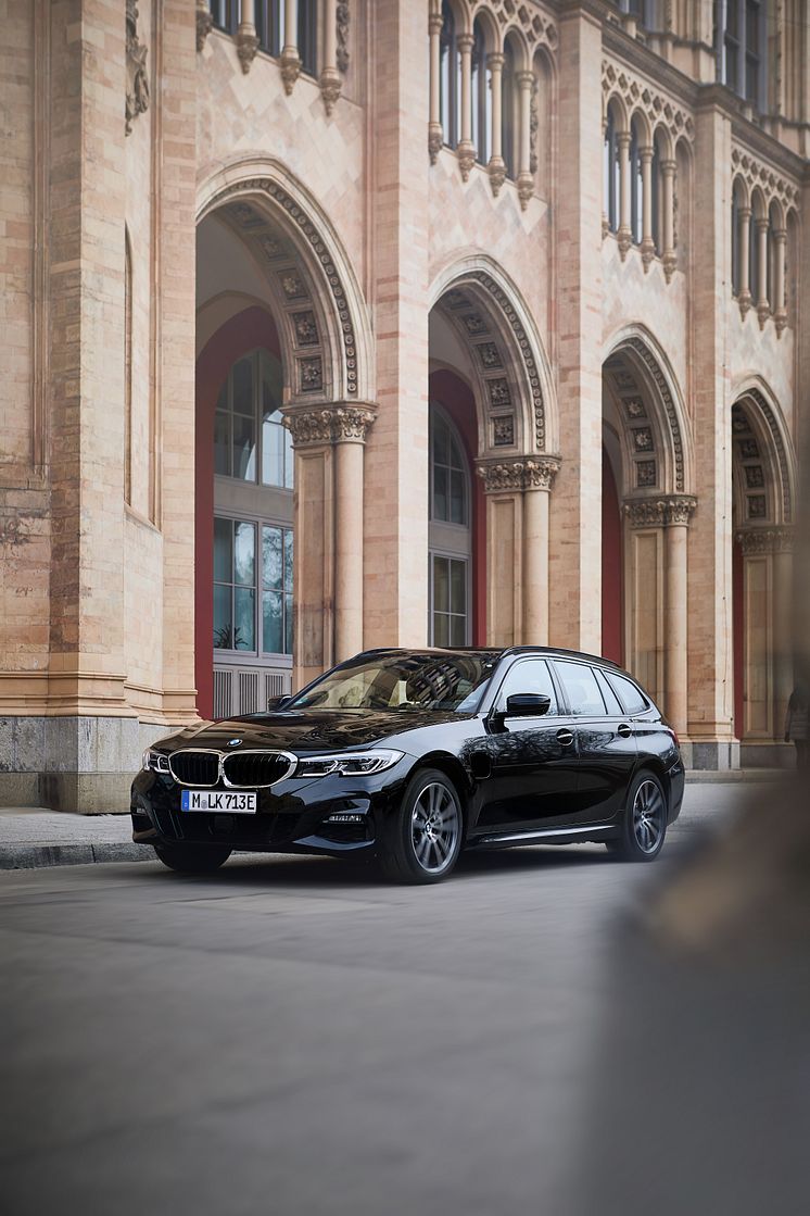 BMW 330e xDrive Touring