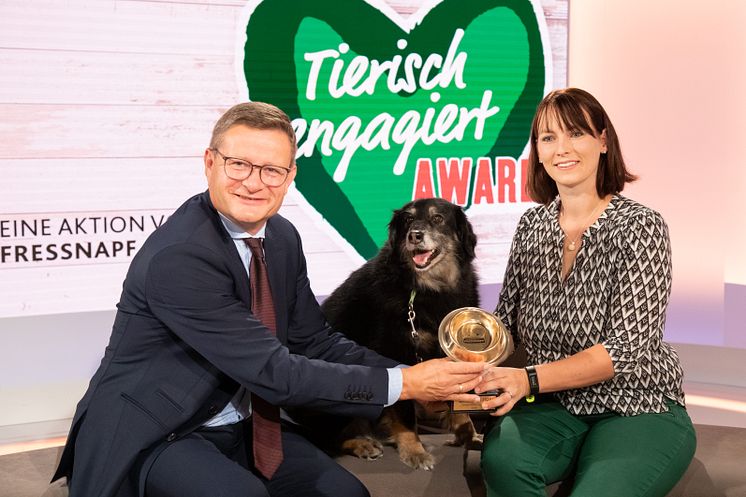 Fressnapf TEA 2021 Tierische Heldin Kimba mit Melanie Gahleitner und Hermann Aigner