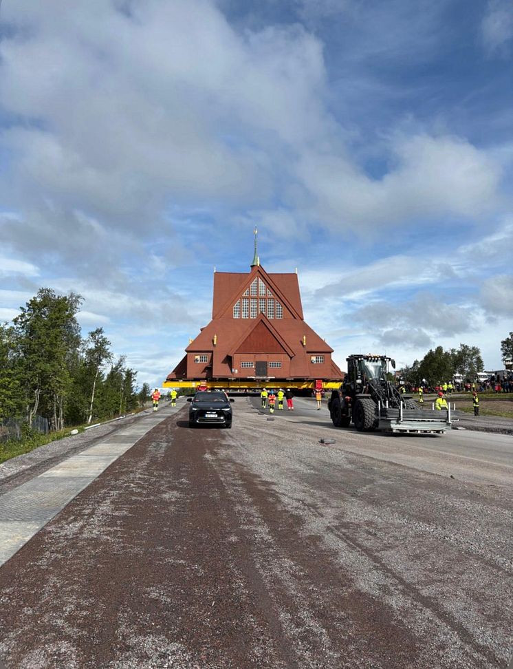 Kiruna kyrka under flytt. 