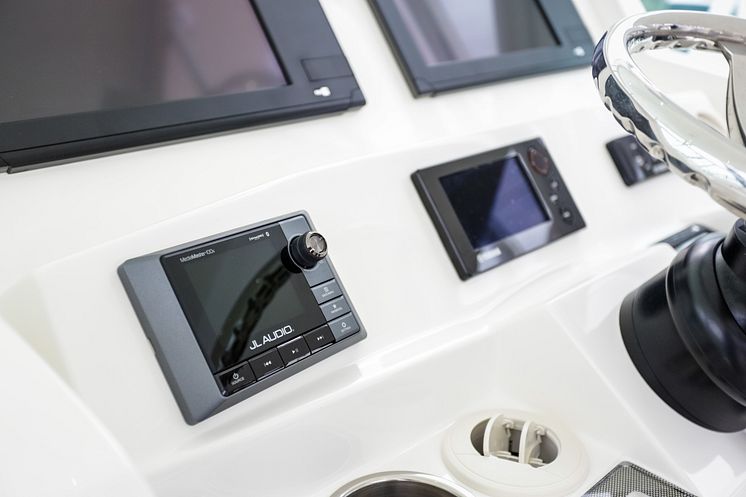 High res image - JL Audio Marine Europe - MediaMaster 100s with Multifunction displays