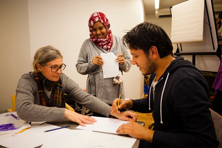 Bild från tidigare projekt med Studiefrämjandet tillsammans med volontärer.