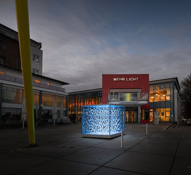 Lindenplatz_zib_Zentrum_fuer_Lichtkunst_Aussenansicht_Foto_Frank_Vinken-_c_Frank_Vinken