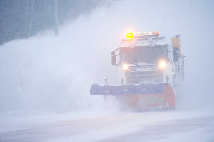 Vinterväg - snöröjning2 - foto - Patrick Trägårdh.JPG