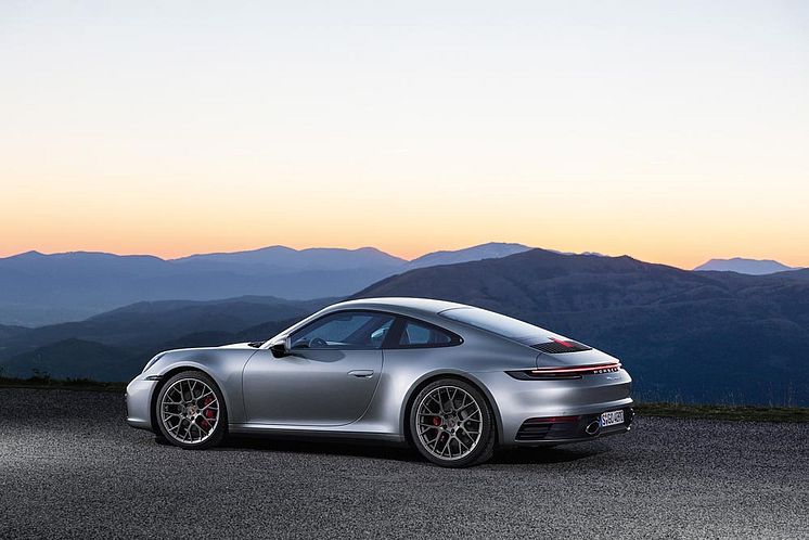 Porsche 911 (992)_7