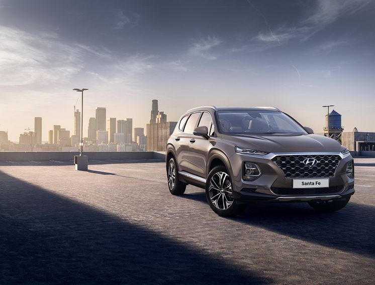 Hyundai_New Santa Fe exterior