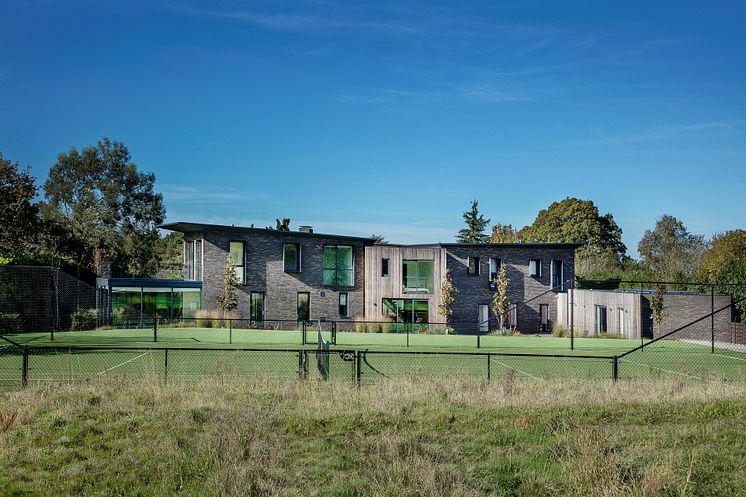 Familienhaus mit Kebony Fassade und außergewöhnlicher Architektur