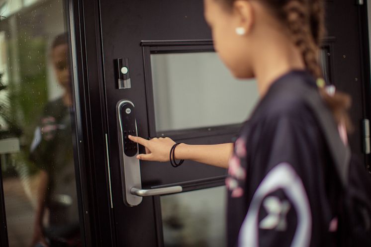 Få beskjed når barna kommer hjem fra skolen med Verisure digital lås