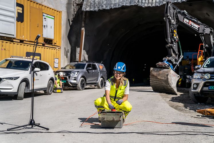  Hellerudtunnelen bygges med tradisjonell tunneldriving, ved at det først bores og deretter sprenges innover i fjellet. Foto: Stian Olsson /Sporveien