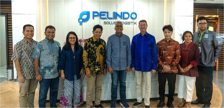 MDI-Pelindo signing ceremony - All in front of SPLS logo EDITED.jpg
