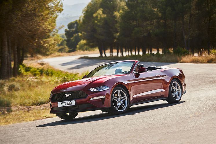 FORD MUSTANG 2017 (8)