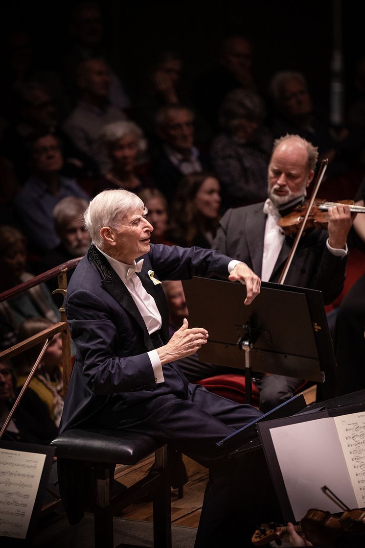 Herbert Blomstedt dirigerar Honegger och Brahms