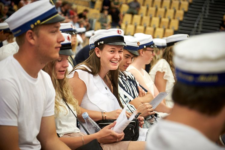 Der var en festlig stemning, da HHX studenterne blev dimitteret. 