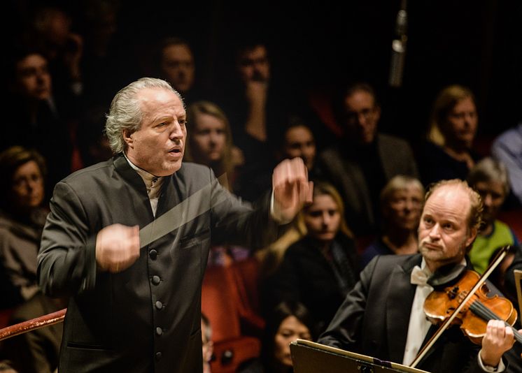 Kungliga Filharmonikerna Honeck ersätter Muti 