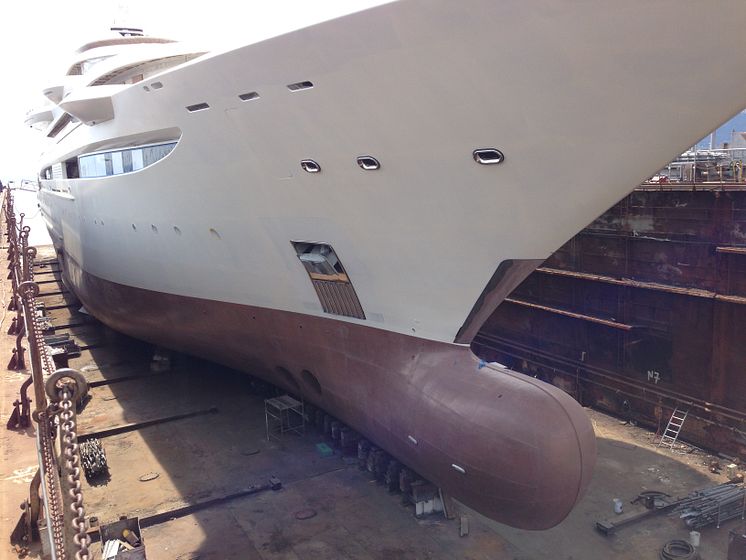 Hi-res image - Coppercoat - Coppercoat-Superyacht being applied to mega-yacht "Maryah"