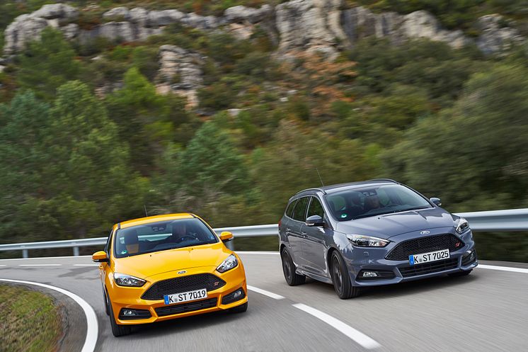 A kibővített motorkínálat megduplázta az új Ford Focus ST eladásait; immár a dízelmotoros, PowerShift váltós modell is megrendelhető