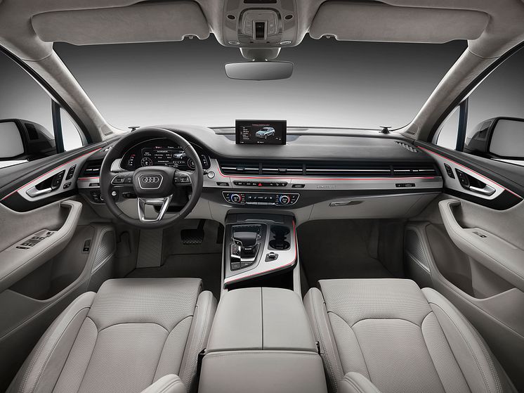 Q7 interior front