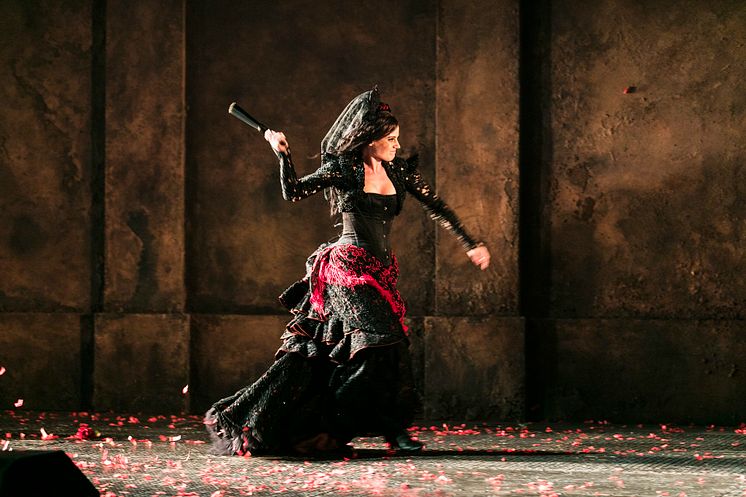 Katarina Giotas i titelrollen som Carmen. Nypremiär 1 november på GöteborgsOperan