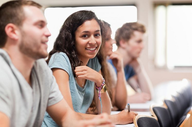 MP-3650594-smiling-students_1000x666.jpg