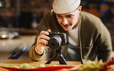 Product_Lifestyle_Rick_Operating_Tripod_Recording_Plate_2357_365x228.jpg
