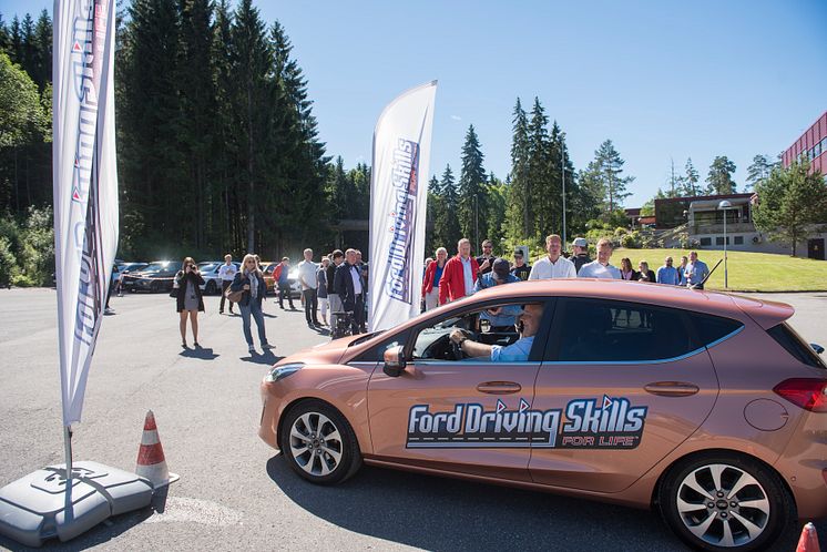 Fra pressekonferansen hvor Ford Motor Norge og forsikringsselskapet If lanserer et unikt opplæromgsprogram for unge sjåfører Ford Driving Skills for Life