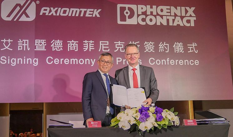 General - Phoenix Contact takes over specialist for industrial communication technology - (04-17) - Hannover 1