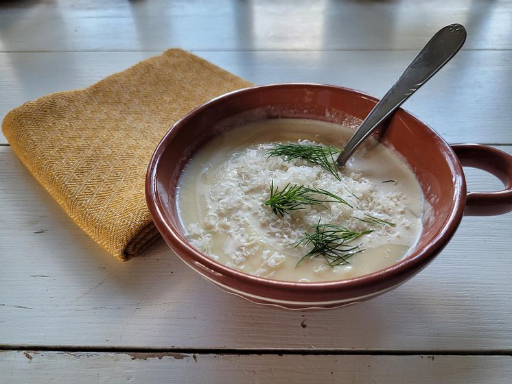 palsternackssopppa med dill, citron och parmesan