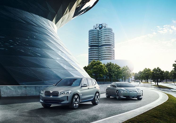 BMW Concept iX3 ja BMW i Vision Dynamics