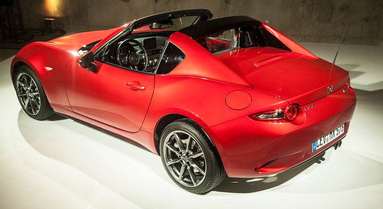 2017_MAZDA MX-5 RF_Soul Red Metallic