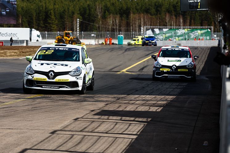 Albin Wärnelöv, Marcus Annervi. Renault Clio Cup Skövde