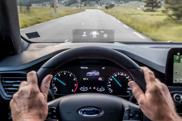 2018_FORD_FOCUS_HUD__02