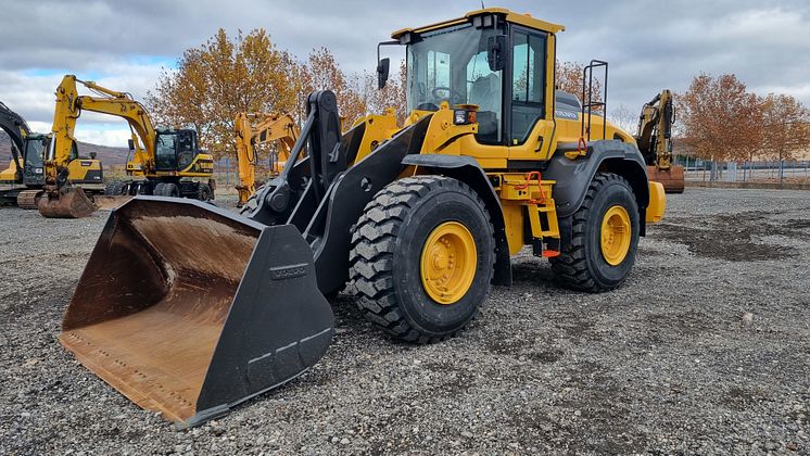 2 VOLVO L 110 H Wheel Loader