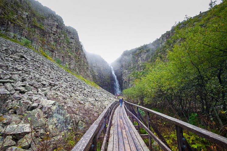 NjupeskarWaterfall_fotoKolaProductions_VisitDalarna