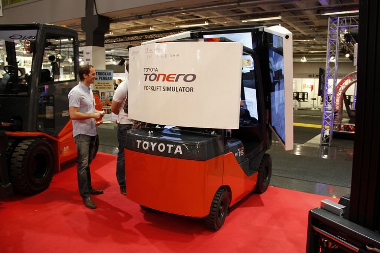 Toyotas Tonero-simulator visades för första gången i Sverige