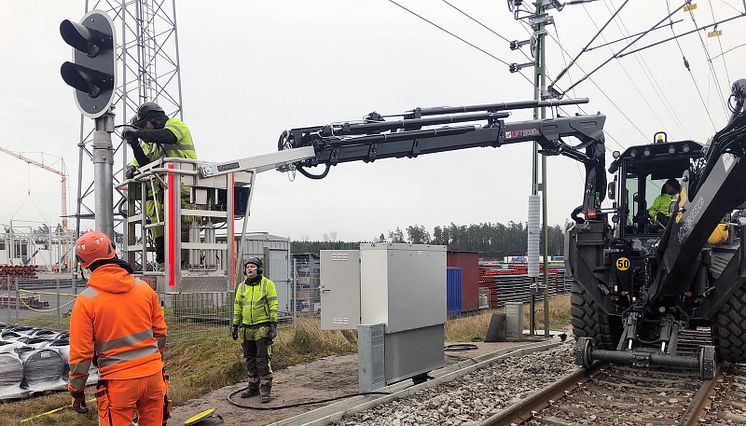 Omexom längs spåret