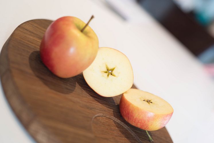 Saga – en svensk äppelsort som nu kan köpas i butik året runt.