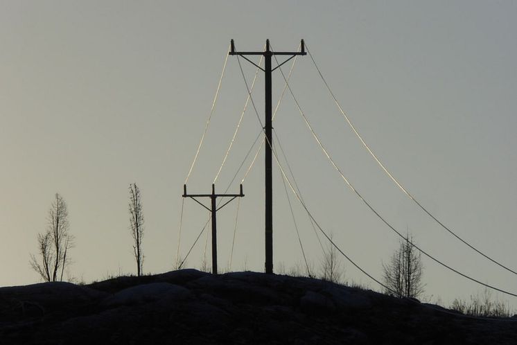 40-kv-langt-spann-over-berg1210x807.jpg