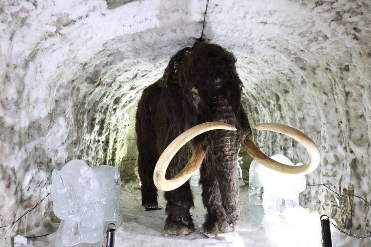Modell av mammut i  Yakutsk, Sibirien