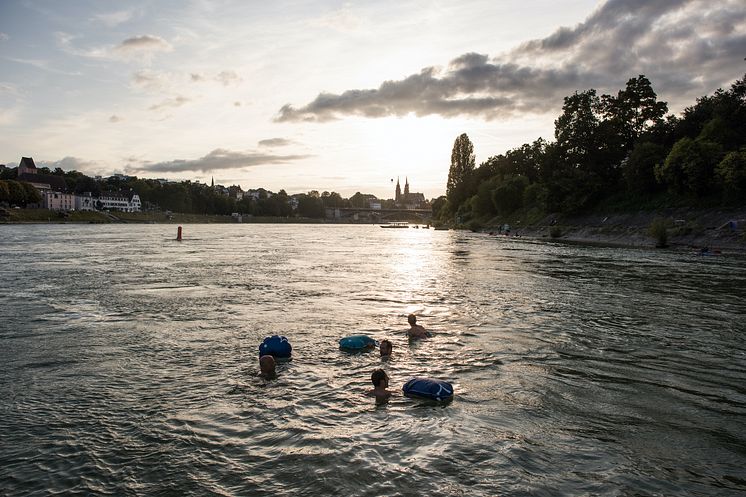 RheinschwimmenMitWickelfisch(c)SchweizTourismus_MarkusBuehler.jpg