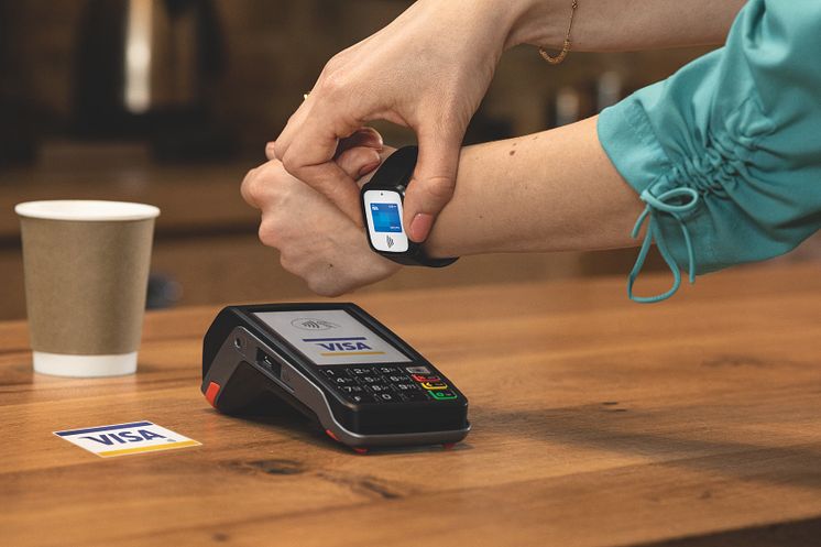 Mobiles Bezahlen mit Visa Debit_Wearable