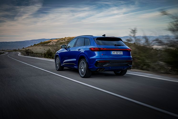 Audi SQ5 (Ultrablå metallak)