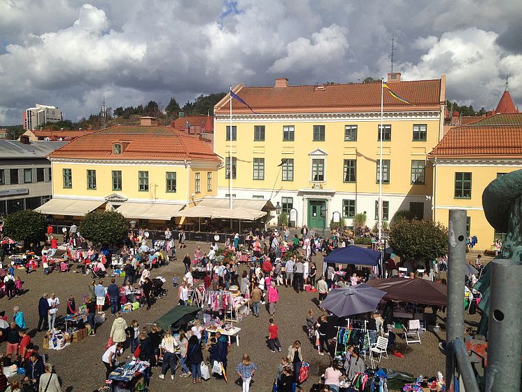 Utsikt Rådhuset barnloppis från staty.jpg