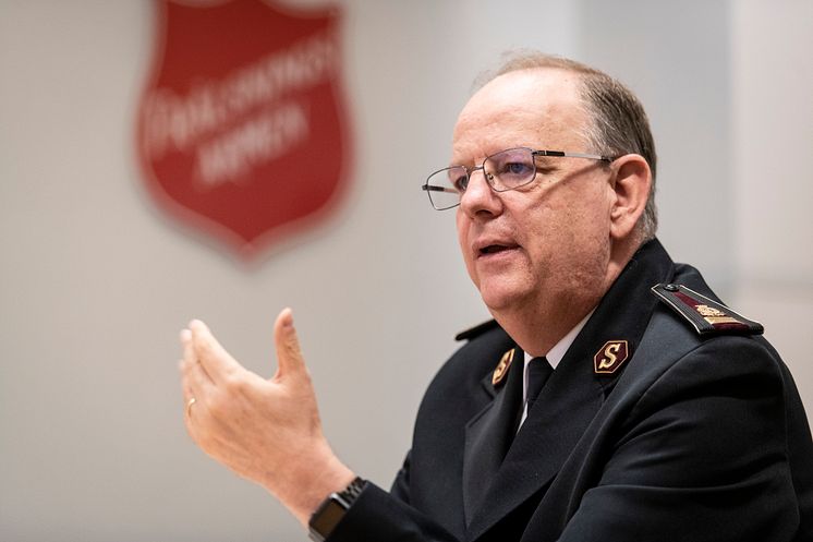 General André Cox på pressträffen i Stockholm 20 april  2018