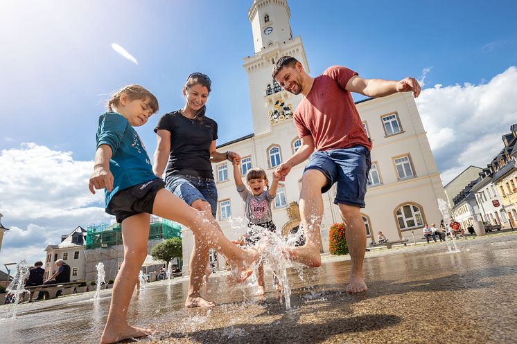 Schneeberg_Bergstadt_Familie_SpringbrunnenMarkt_Foto_TVE_UweMeinhold.jpg