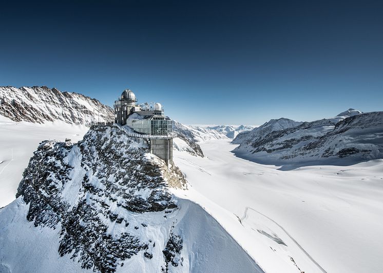 Die Sphinx auf dem Jungfraujoch (3571m). In ihrem Innern befindet sich der höchstgelegene Bahnhof Europas, daher auch der Beiname 'Top of Europe' 