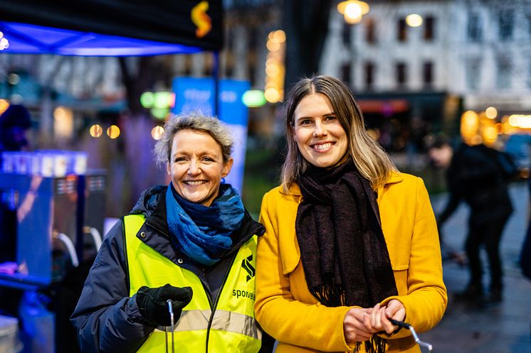 Birte Sjule og Sirin Stav på Olaf Ryes plass