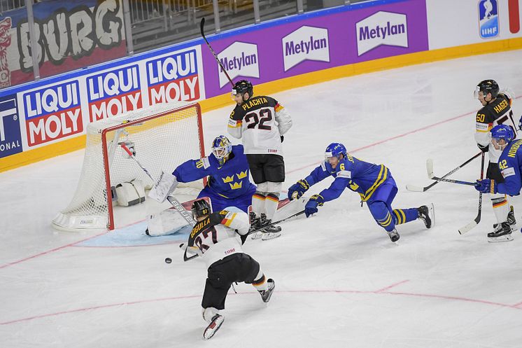 Sverige möter hemmanationen Tyskland i gruppspelet under 2017 års IIHF ishockey-VM.