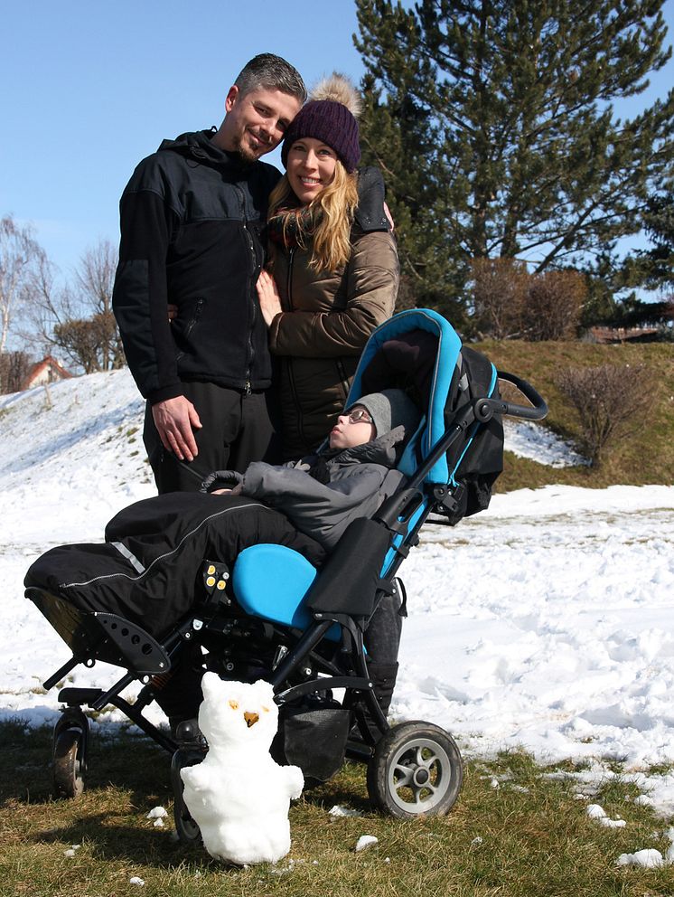 Familienvater läd Kameraden der Oberfrankenkaserne zum Frühstück ein und ruft zum Spenden Für Bärenherz auf